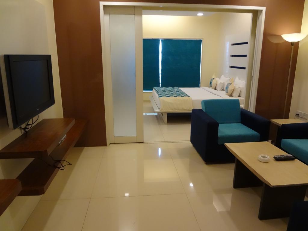 United 21 - Thane Quarto foto