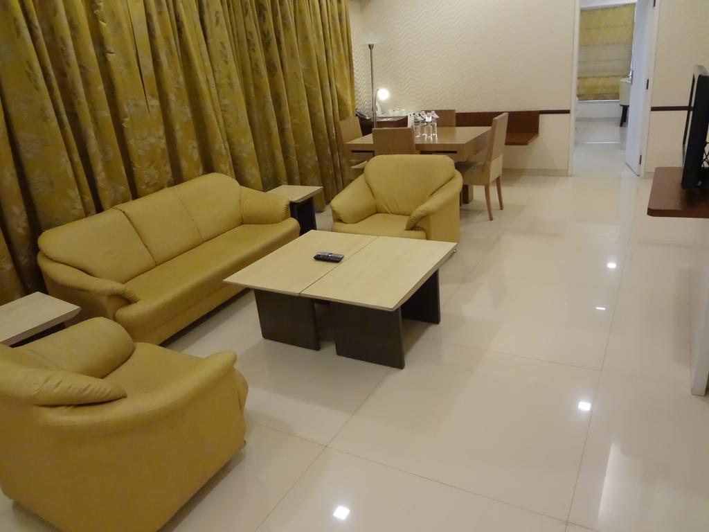 United 21 - Thane Quarto foto