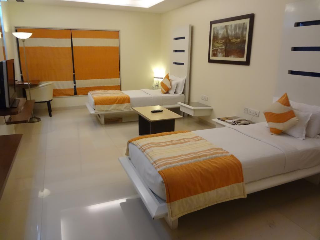 United 21 - Thane Quarto foto